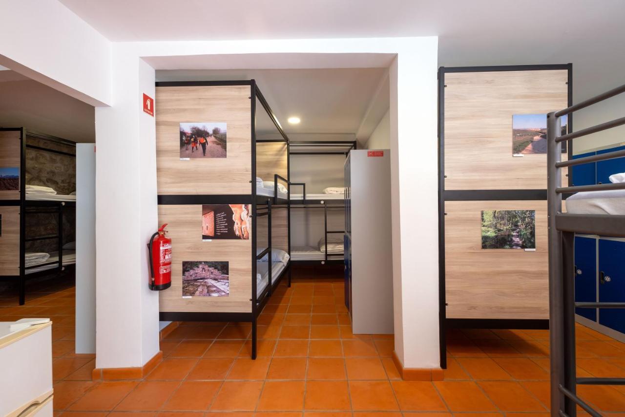 Albergue Santiago De 卡米尼亚 外观 照片