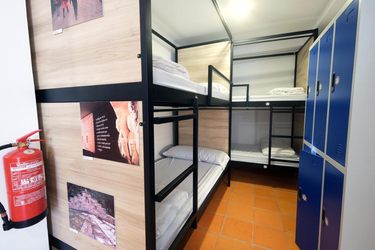 Albergue Santiago De 卡米尼亚 外观 照片