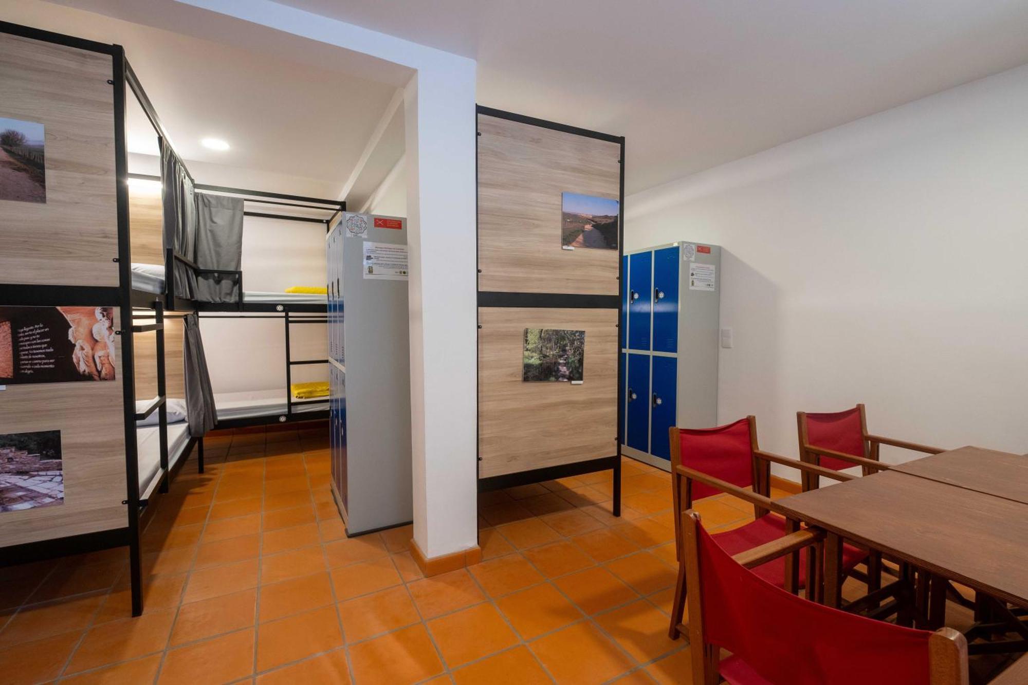 Albergue Santiago De 卡米尼亚 外观 照片