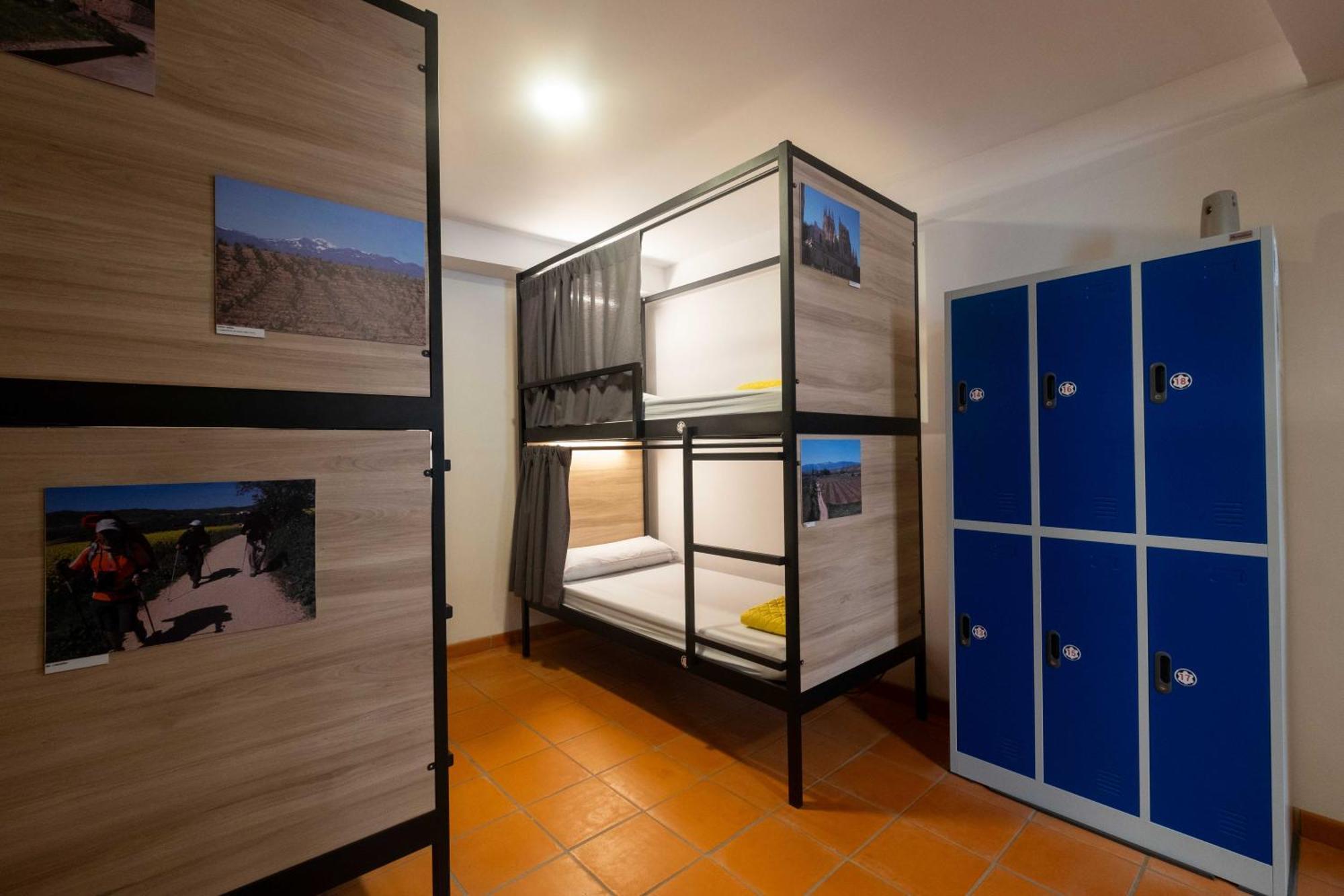 Albergue Santiago De 卡米尼亚 外观 照片