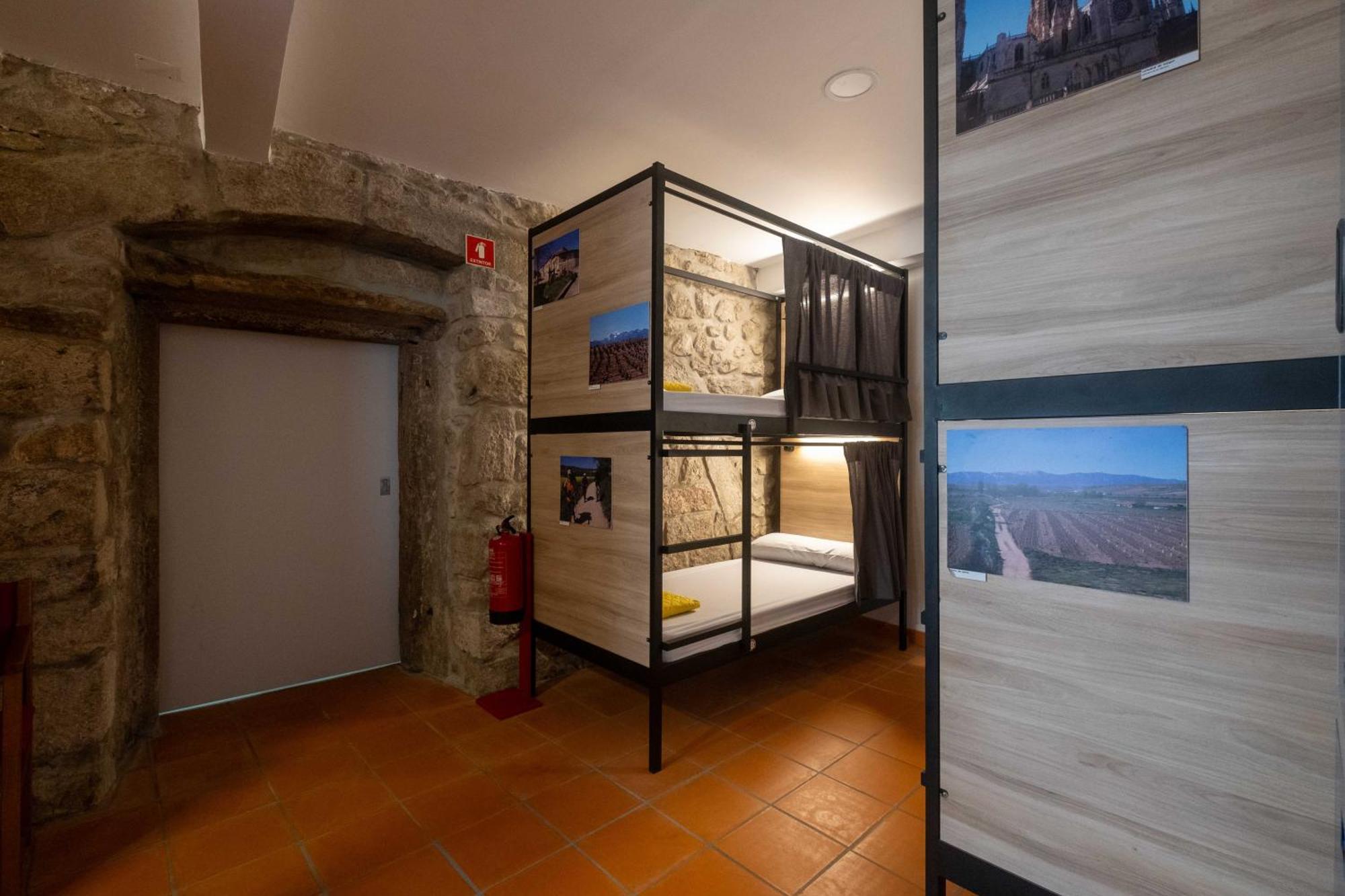 Albergue Santiago De 卡米尼亚 外观 照片